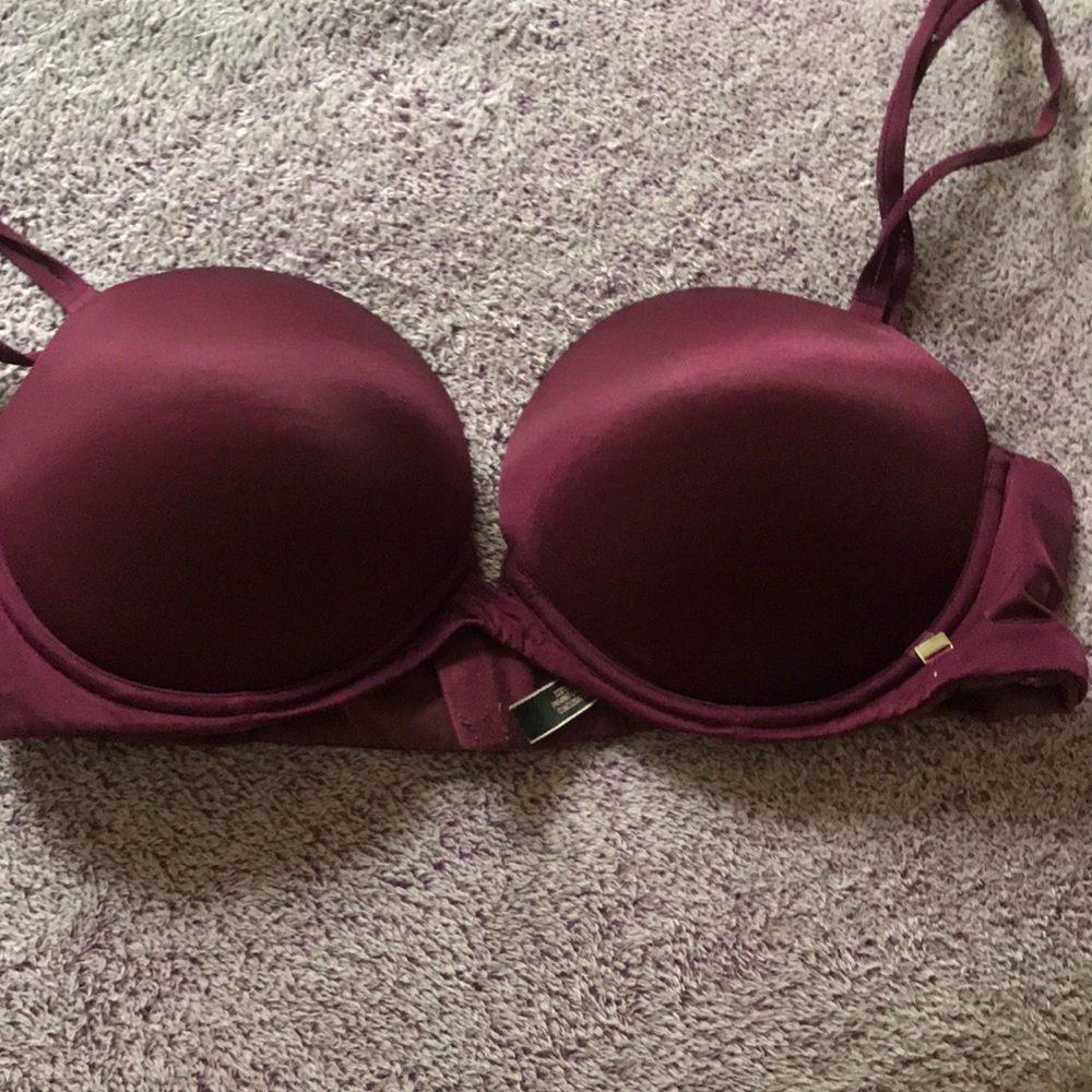 V s Maroon bra